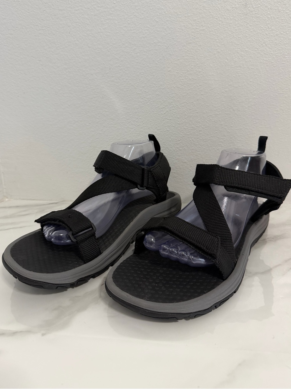Columbia Wave Train Men’s outdoor sport sandal black adjustable strap Sz 9